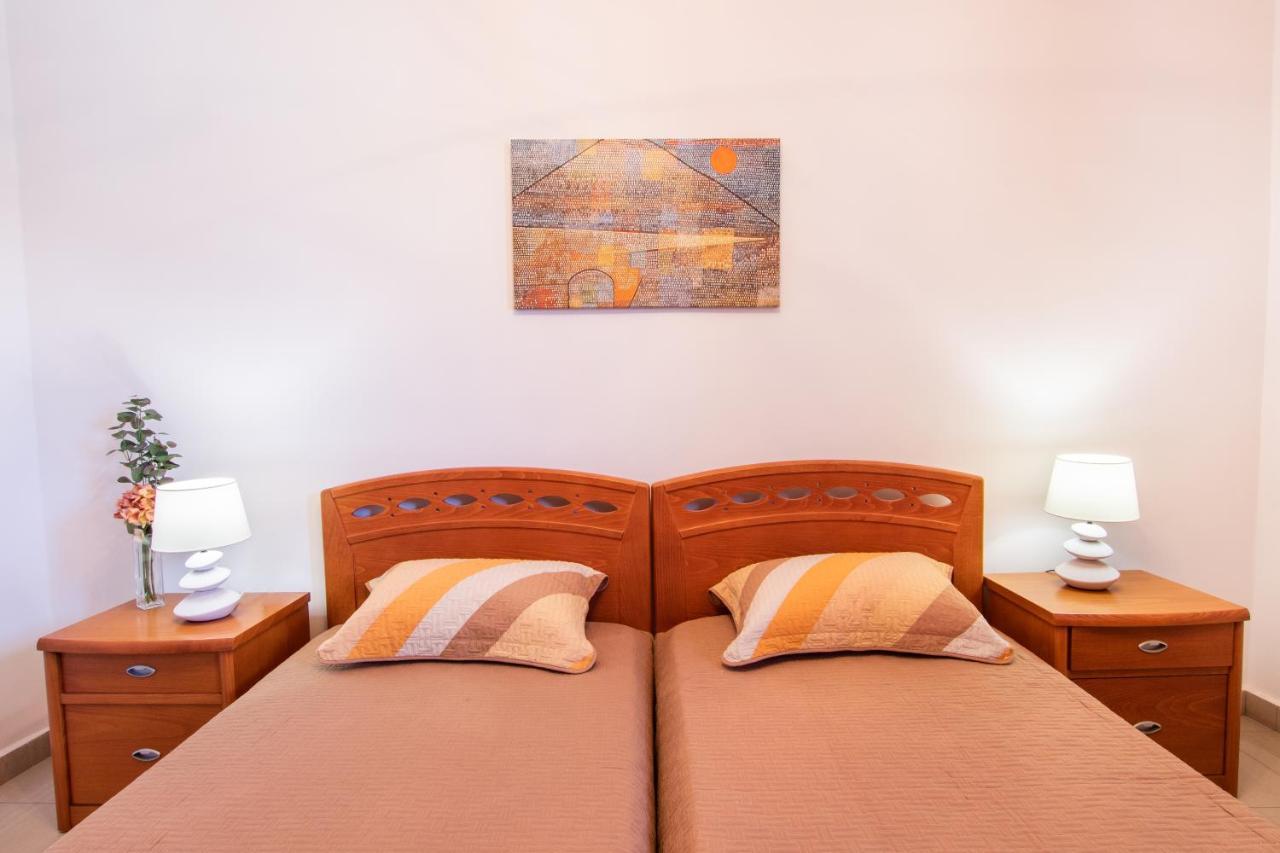 Divine Apartment Karpathos Exteriör bild